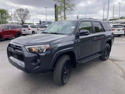 Used 2024 Toyota 4Runner SR5 Premium w/ Moonroof Package image 5