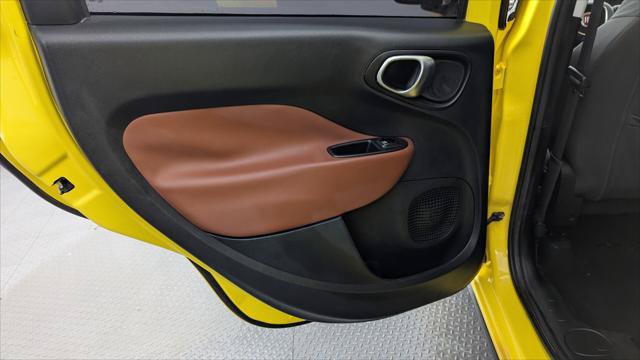 Used 2014 FIAT 500L Trekking w/ Popular Equipment Group FWD image 16