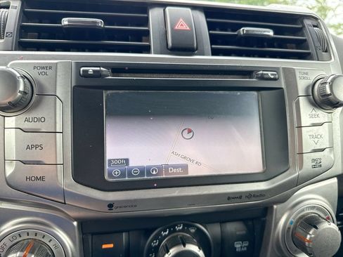 Used 2017 Toyota 4Runner SR5 AWD/4WD image 15