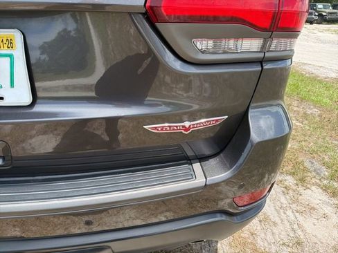Used 2017 Jeep Grand Cherokee Trailhawk AWD/4WD image 6