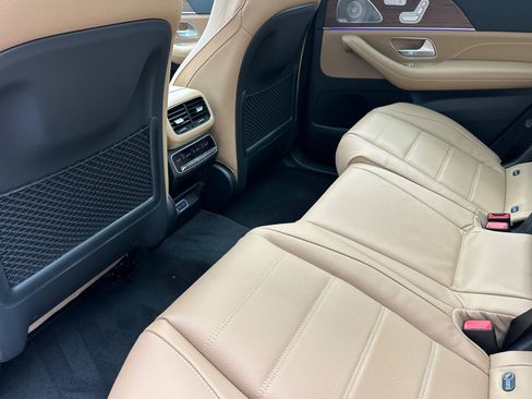 New 2026 Mercedes-Benz GLS 580 4MATIC image 11