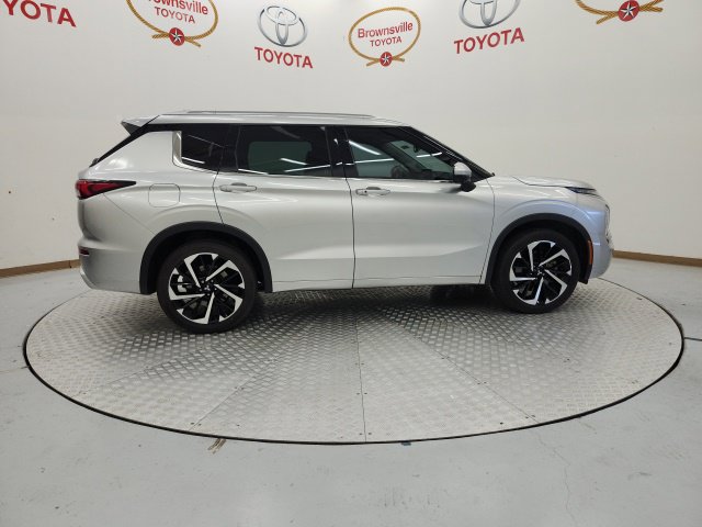 Used 2022 Mitsubishi Outlander SEL FWD image 3