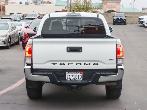 Used 2023 Toyota Tacoma TRD Off-Road image 3