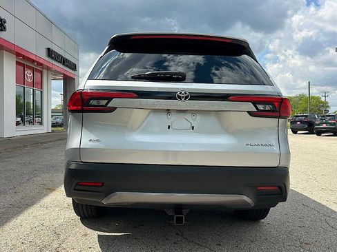 Certified 2024 Toyota Grand Highlander AWD image 5