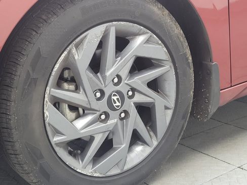 Used 2024 Hyundai Elantra SEL FWD image 31