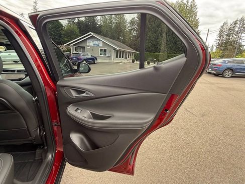 Used 2023 Buick Encore GX Essence w/ Experience Buick Package FWD image 28