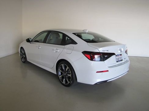 Certified 2025 Honda Civic Sport Touring image 24
