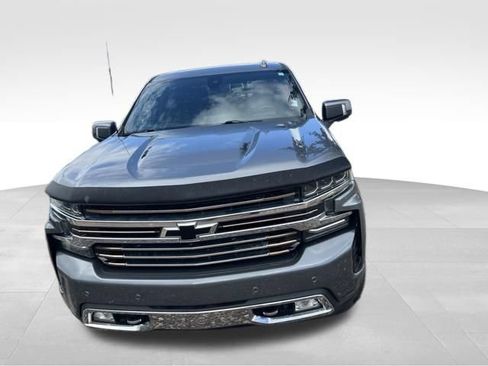 Used 2020 Chevrolet Silverado 1500 High Country w/ Technology Package AWD/4WD image 3