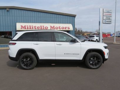 Used 2025 Jeep Grand Cherokee Altitude