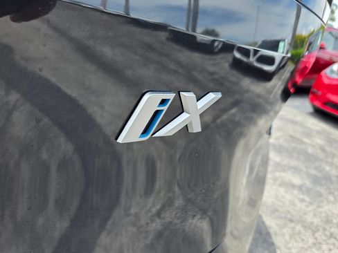 Used 2024 BMW iX xDrive50 w/ Sport Package AWD/4WD image 12