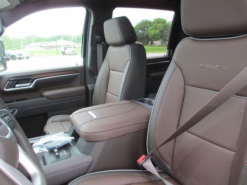 New 2026 GMC Sierra 2500 Denali w/ Denali Reserve Package AWD/4WD image 12