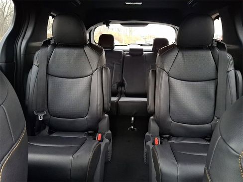 New 2026 Toyota Sienna XLE Woodland Edition image 13