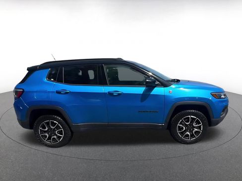 Used 2025 Jeep Compass Trailhawk image 16