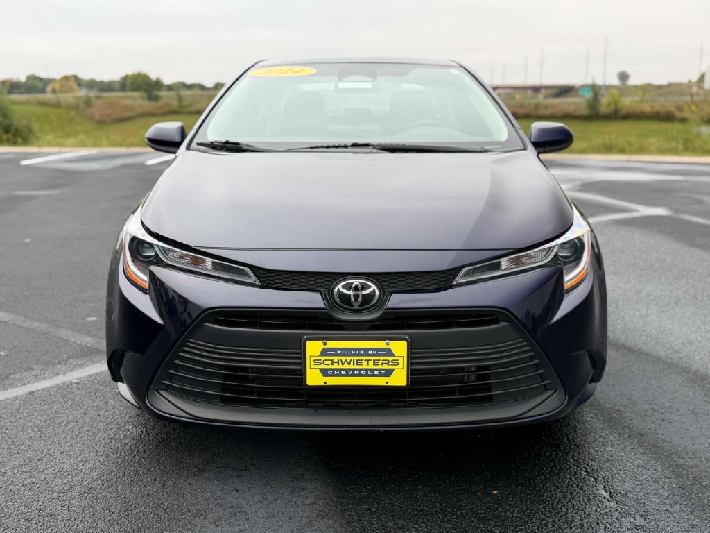 Used 2024 Toyota Corolla LE FWD image 2