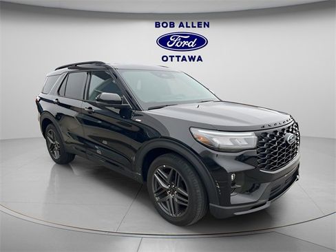 Used 2025 Ford Explorer ST-Line w/ ST-Line Street Pack image 7