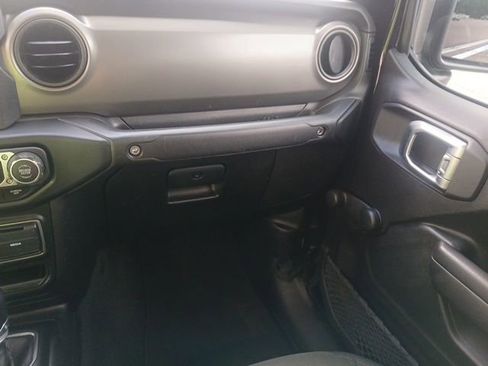 Used 2023 Jeep Gladiator Sport AWD/4WD image 28