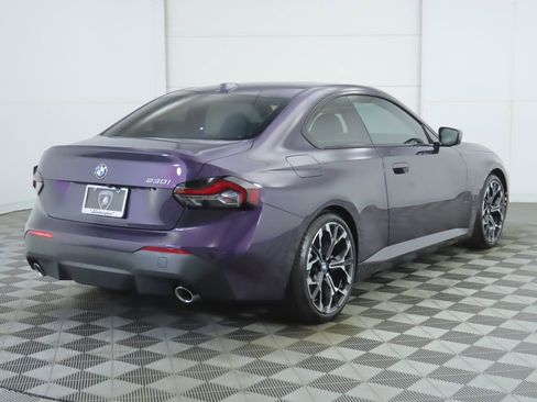 Used 2025 BMW 230i Coupe w/ Convenience Package image 5