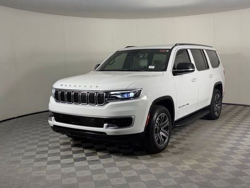 Certified 2025 Jeep Wagoneer 4WD image 9