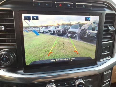 Used 2021 Ford F150 Lariat w/ Max Trailer Tow Package image 18