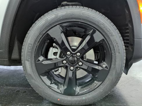 New 2025 Jeep Grand Cherokee L Limited image 6