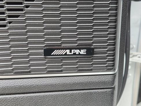 Used 2023 Jeep Grand Cherokee 4WD 4xe image 13