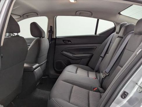 Used 2024 Nissan Altima 2.5 SV image 17