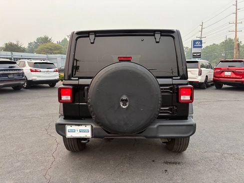 Used 2022 Jeep Wrangler Unlimited Sport w/ Sun And Sound Package AWD/4WD image 6