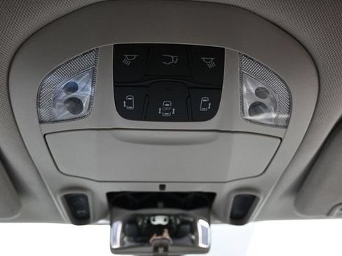 Certified 2024 Chrysler Pacifica Limited FWD image 49