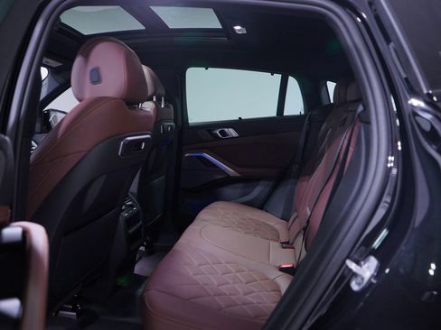 Used 2024 BMW X6 xDrive40i w/ Executive Package image 9