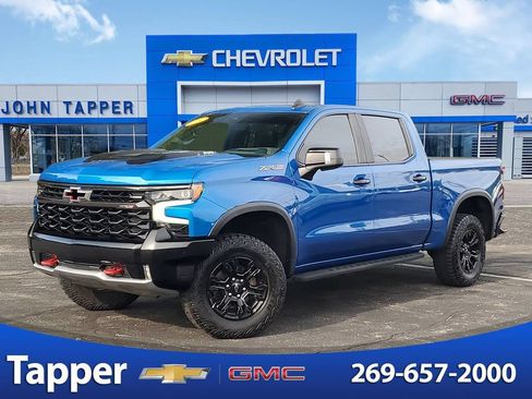 Used 2023 Chevrolet Silverado 1500 ZR2 w/ Technology Package AWD/4WD image 1