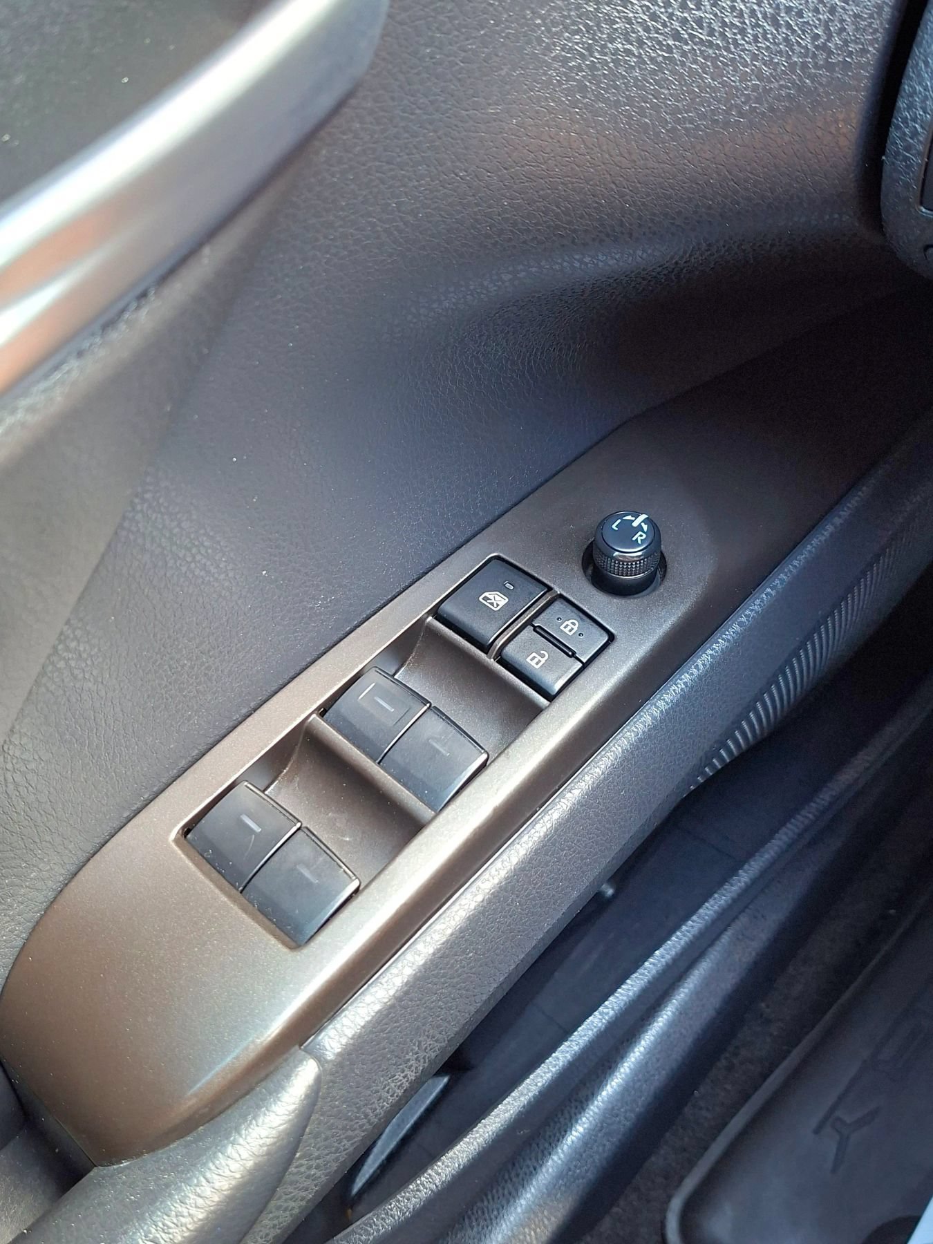 Used 2023 Toyota Camry SE FWD image 28