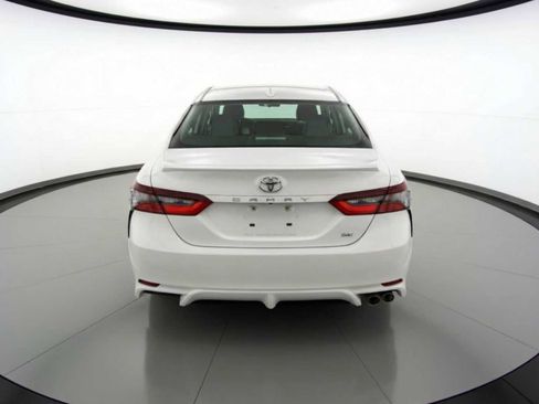 Used 2023 Toyota Camry SE image 5