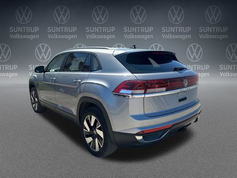 Used 2024 Volkswagen Atlas Cross Sport SE FWD image 33