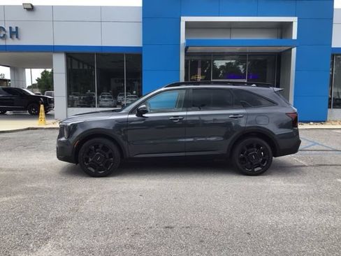 Used 2024 Kia Sorento SX AWD/4WD image 3