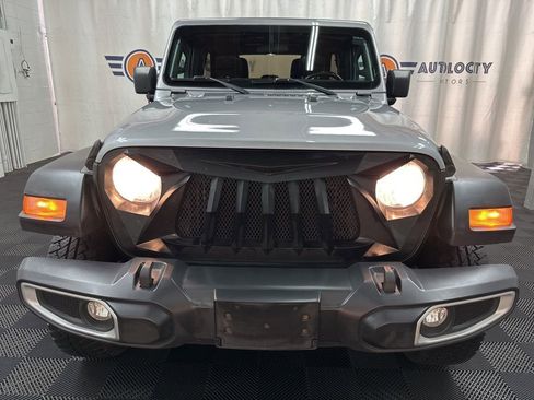 Used 2018 Jeep Wrangler Unlimited Sahara AWD/4WD image 4