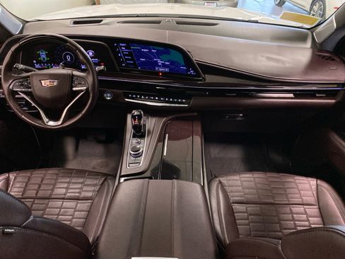 Used 2023 Cadillac Escalade Premium Luxury Platinum image 13