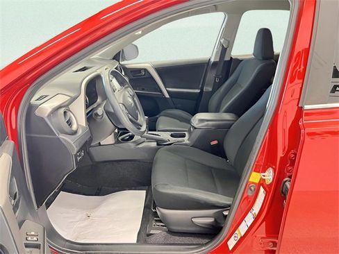 Used 2016 Toyota RAV4 LE image 11
