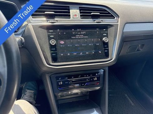 Used 2022 Volkswagen Tiguan SE w/ Panoramic Sunroof Package FWD image 6