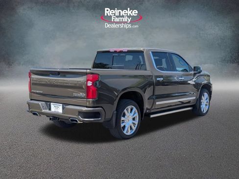 Used 2023 Chevrolet Silverado 1500 High Country w/ Technology Package AWD/4WD image 5