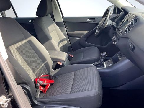 Used 2017 Volkswagen Tiguan Limited w/ Premium Package image 7