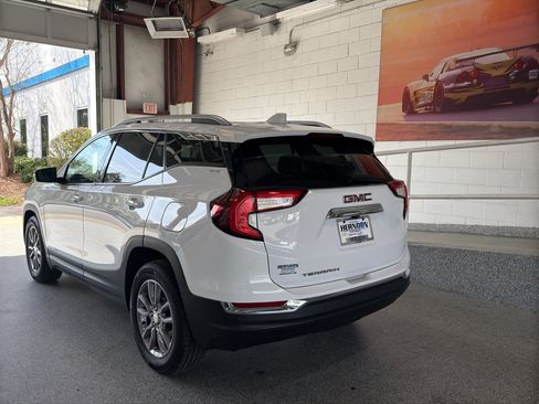Used 2023 GMC Terrain SLT w/ LPO, Floor Liner Package FWD image 6