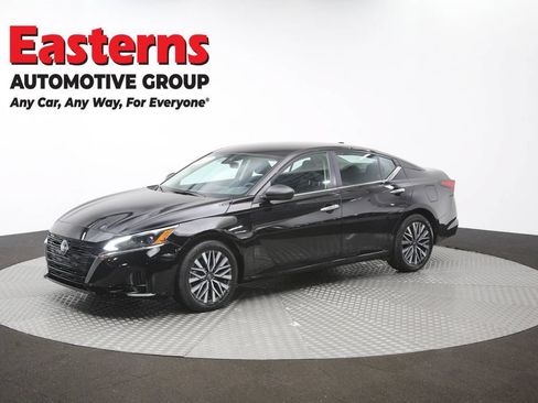 Used 2025 Nissan Altima 2.5 SV FWD image 56