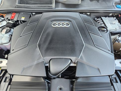 Used 2021 Audi Q8 Prestige w/ Prestige Package image 33