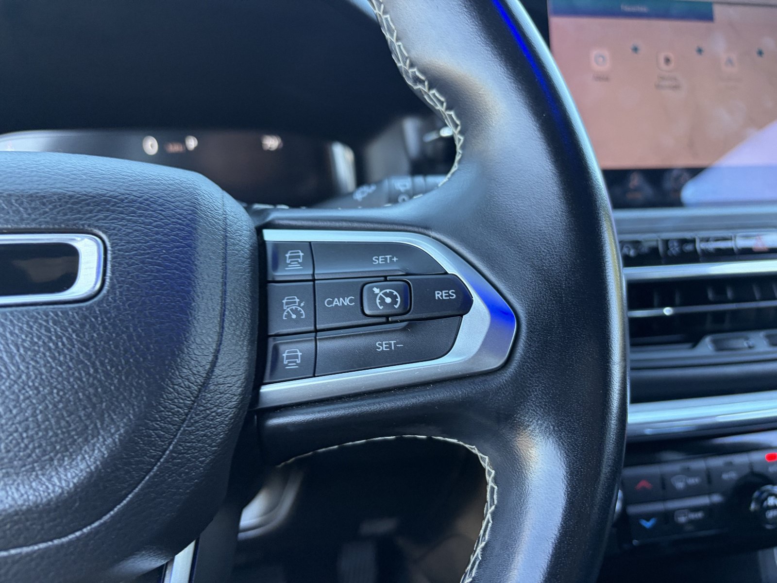 Used 2022 Jeep Compass High Altitude AWD/4WD image 32