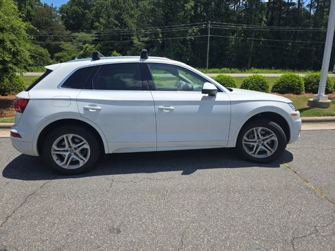 Used 2019 Audi Q5 2.0T Premium w/ Convenience Package AWD/4WD image 19