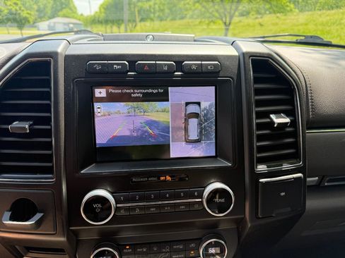 Used 2019 Ford Expedition Limited w/ Equipment Group 302A AWD/4WD image 6