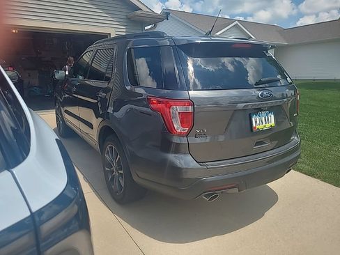 Used 2018 Ford Explorer XLT w/ Equipment Group 202A AWD/4WD image 7