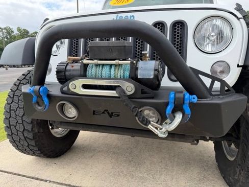 Used 2018 Jeep Wrangler Sport AWD/4WD image 9