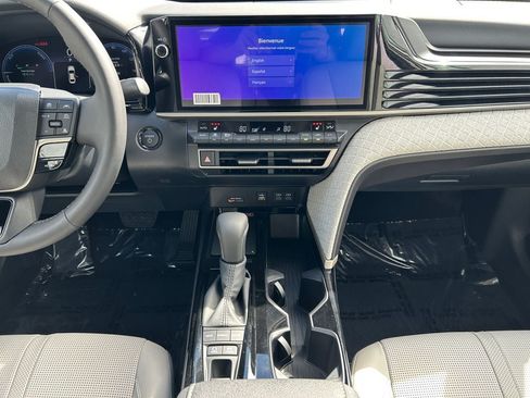 Used 2026 Toyota Camry XLE AWD/4WD image 16