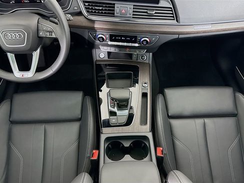 Certified 2025 Audi Q5 e Premium Plus w/ Premium Plus Package AWD/4WD image 16
